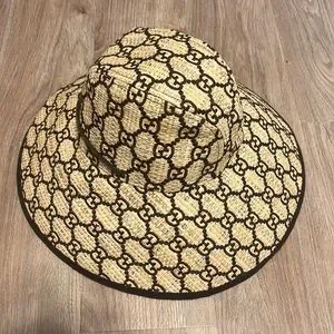 【モノグラムで可愛く♪】GUCCI GG RAFFIA HAT GUCCI Raffia Elaphe GG Monogram Embroidered Wide Brim Hat